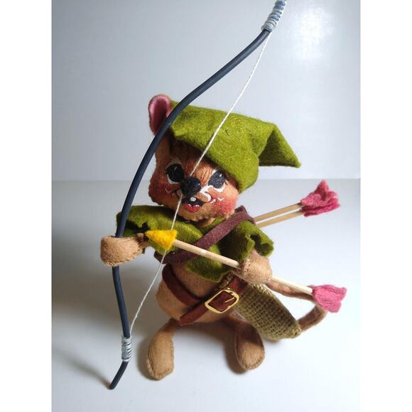 ANNALEE Dressed Robin Hood Mouse 1990 Doll 6.5" Christmas Gift Idea Bow & Arrows - Picture 1 of 8